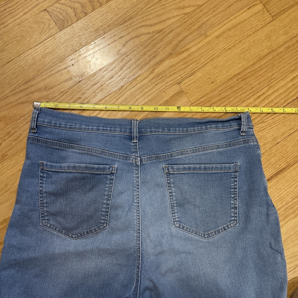 2 pair Gloria Vanderbilt Amanda Bermuda Denim Jean Shorts size 18 - Picture 12 of 14